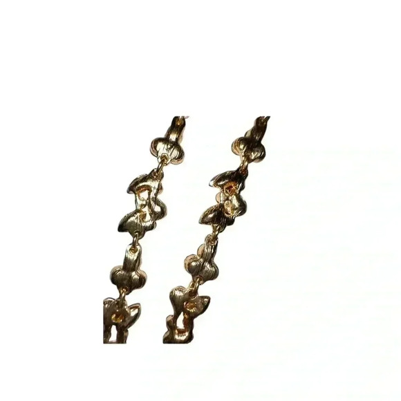 Absolutely GORGEOUS!!Elegant Red Gemstone Earrings - Polished Gold-Tone Setting” - Picture 11 of 14